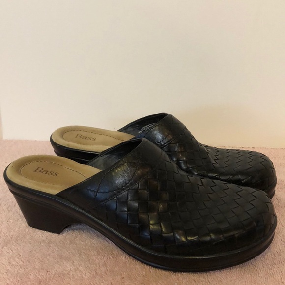 Bass Shoes - Bass black leather clogs size 9 EUC